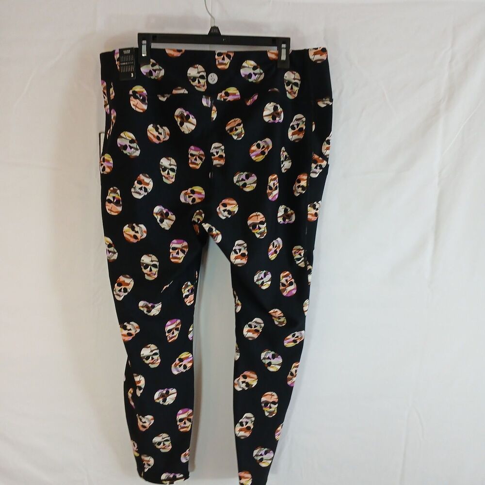Torrid Activewear Leggings Black Skull Pattern NWT Sz 3X Yoga Gym Workout Casual - Picture 3 of 8